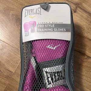 Pink Everlast Boxing Gloves Level 1, 12 oz